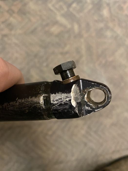 BMW e65 гидравлический цилиндр крышки багажника