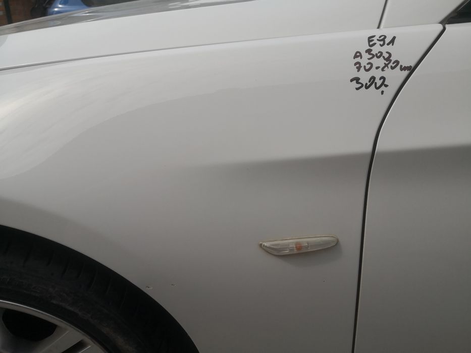 Błotnik lewy przedni BMW E90 E91 Alpinweiss A300 oryginał lewy przód