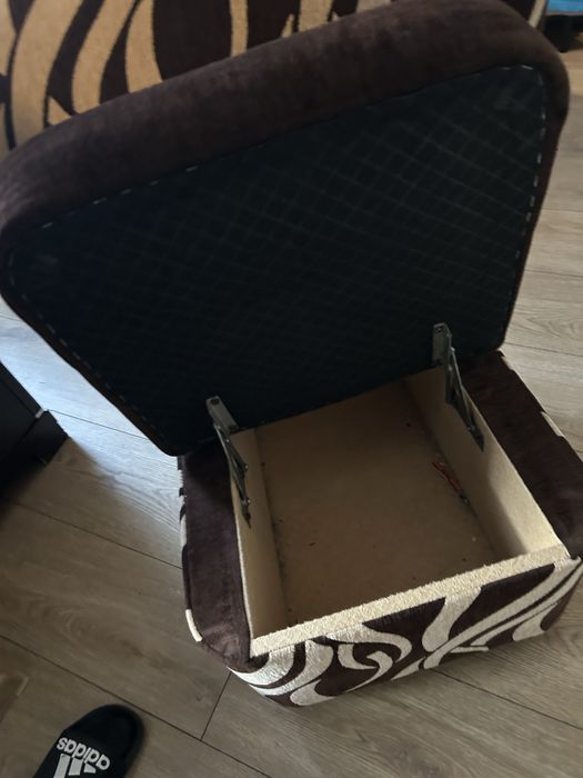 Fotel z kółkami w dwóch kolorach 1/2