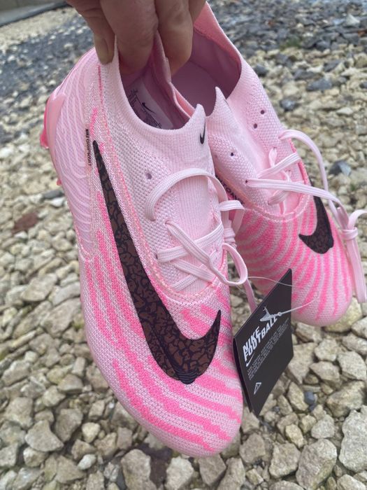 Футбольні бутси Nike