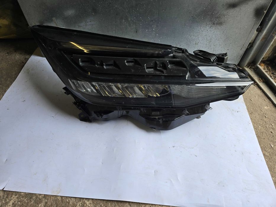 lampa przód Toyota C-HR II