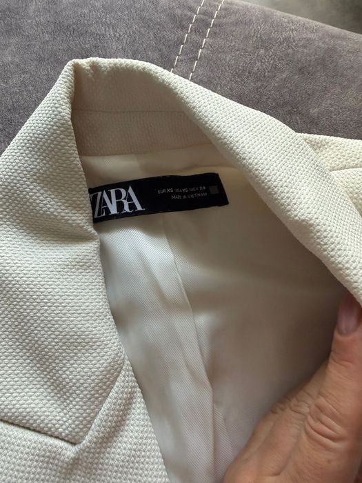 Жакет Zara білого кольору, розмір XS
