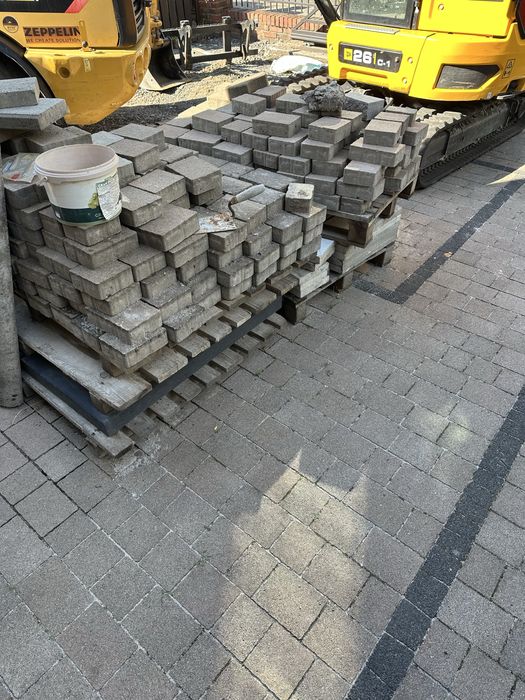 Kostka brukowa z rozbiurki stan bardzo dobry