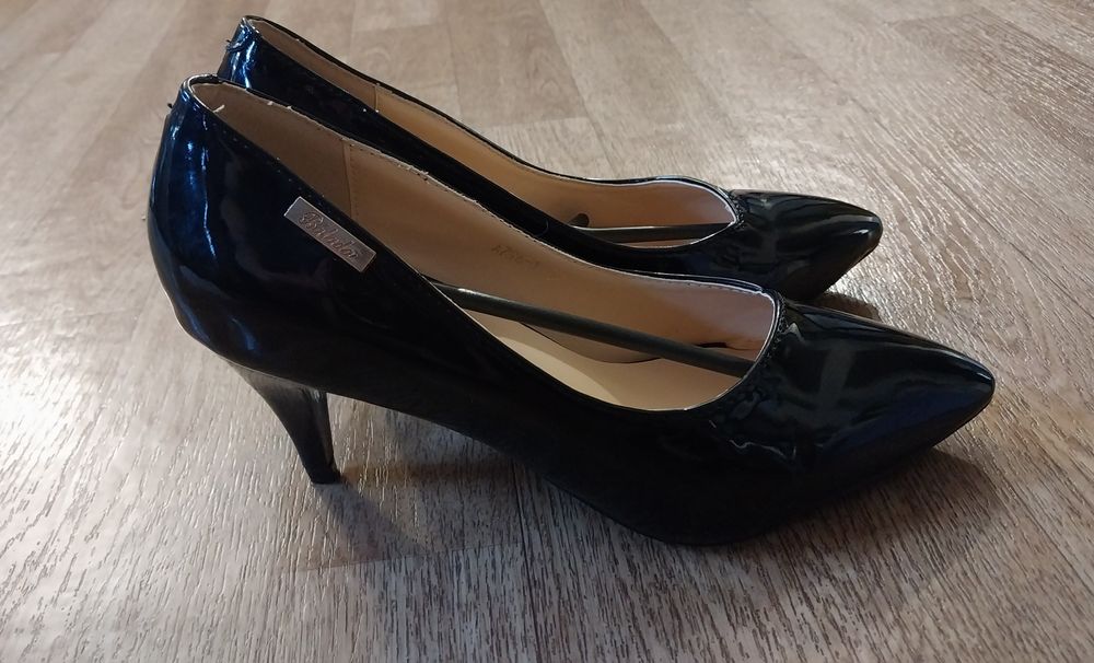 Туфлі на каблуке