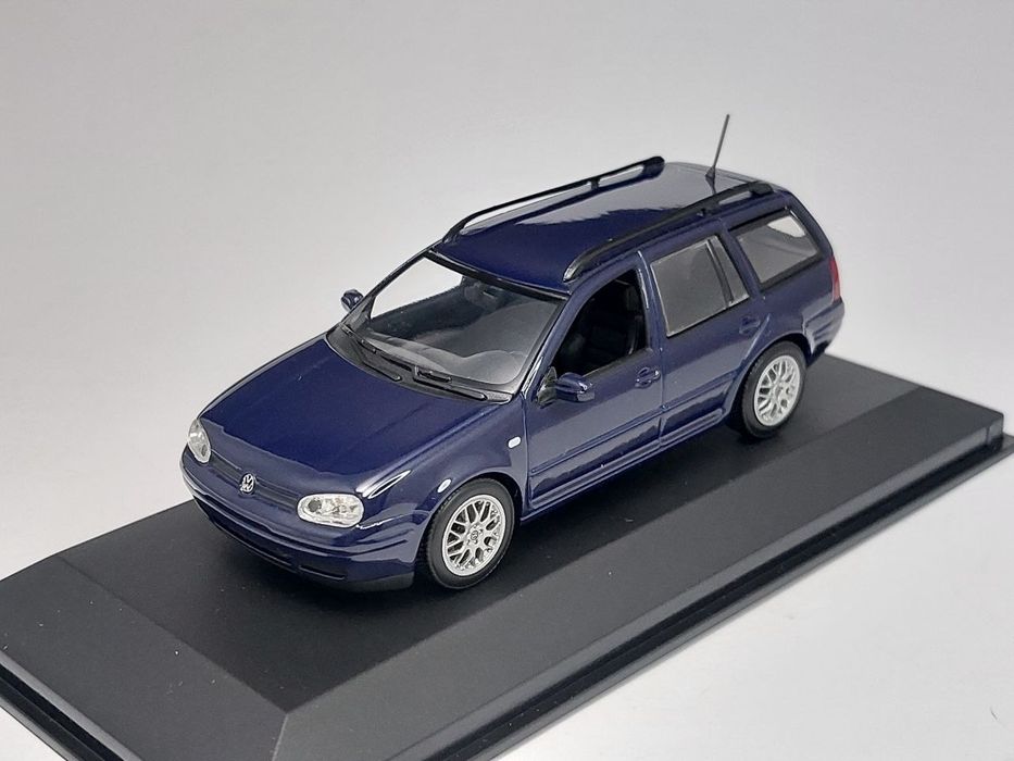 (Minichamps) 1/43 Volkswagen Golf IV Variant масштабна модель