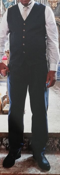 Fato, calça e colete. Novos