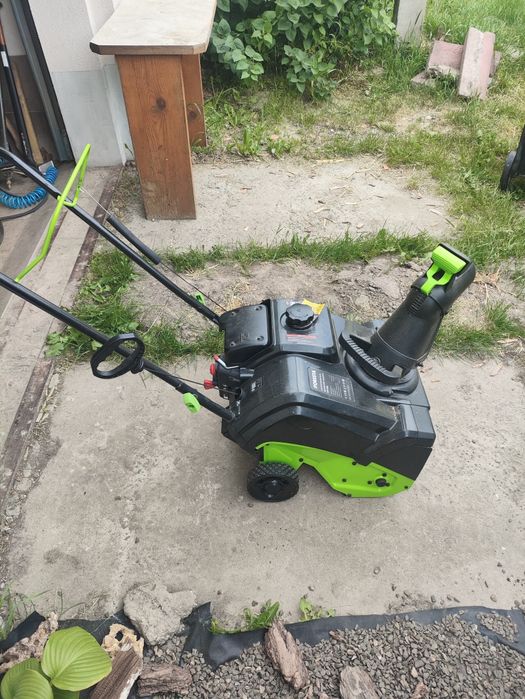 Снігоприбиральна Бензинова Машина Foresta FST-45G