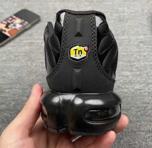 Nike_Air_Max_TN_Plus_Black_Rozmiar.40
