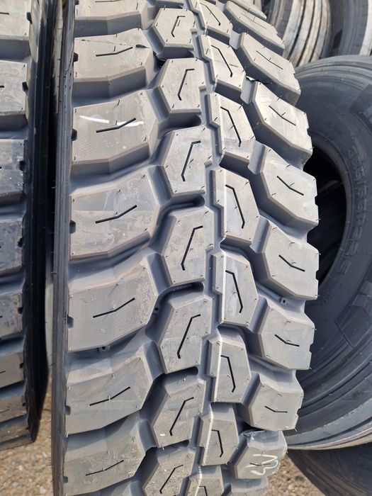 Nowe opony 13R22.5 Magna C020 Napęd budowlany Engineered in Holland