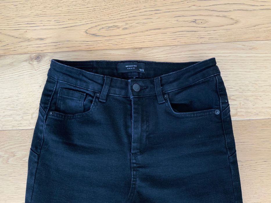 Spodnie czarne jeansy Reserved 34 XS SLIM PUSH UP
