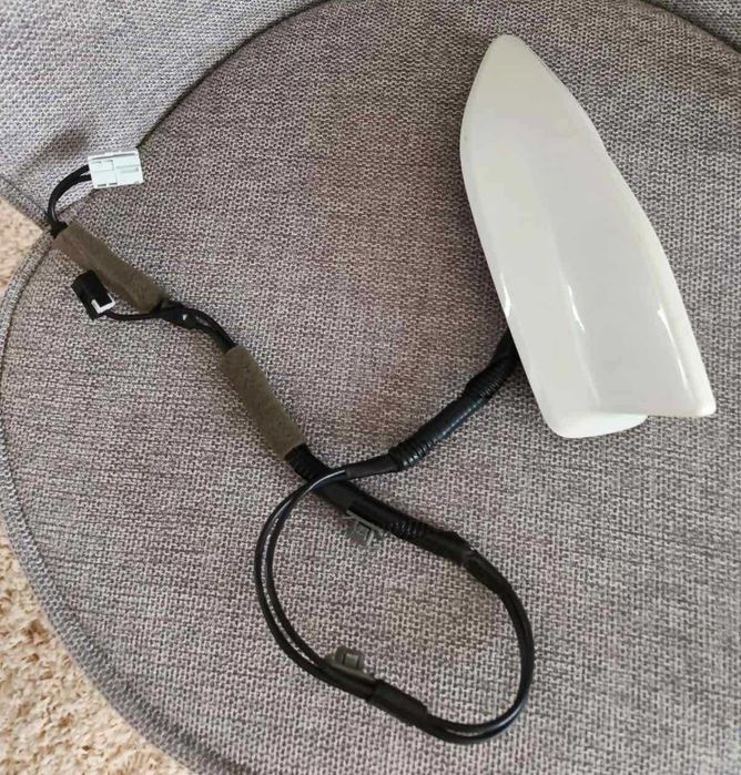 HONDA CR-V antena dachowa Biała