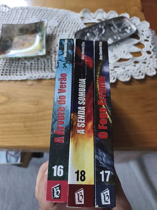Pack 3 livros raros A Tapeçaria de Fionavar
de: Guy Gavriel Kay