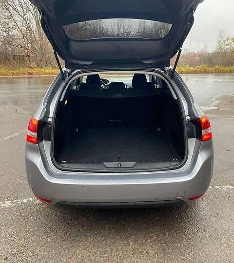 Оренда авто 2017 року, розхід 4-5 літрів дизеля