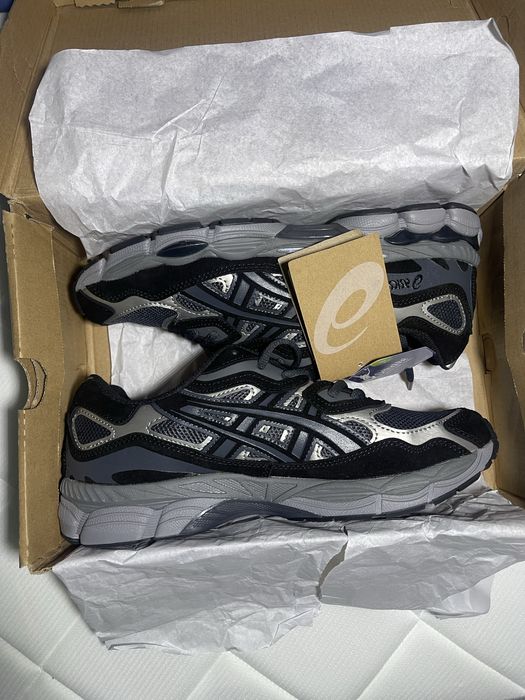 Asics Gel nova com a caixa