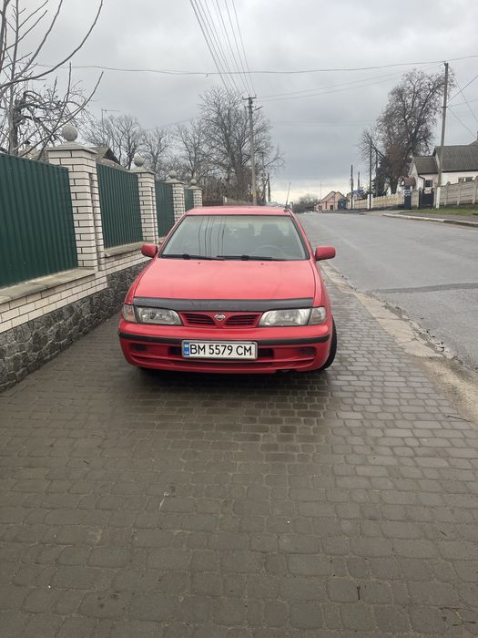 Авто ніссан альмера