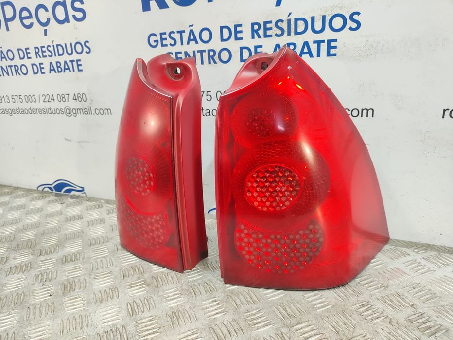 Farolins traseiros trás esquerdo direito originais Peugeot 307 SW