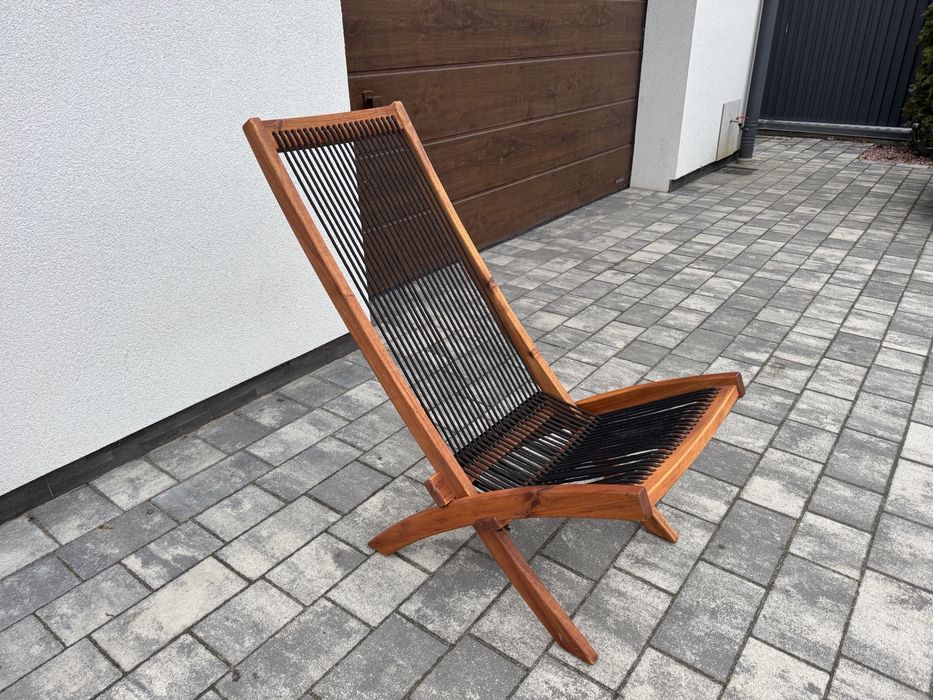 Деревʼяний Шезлонг привезений з Нідерландів.