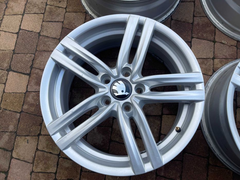 3827. Alufelgi 17" Golf Beetle Toutan Kodiaq Octavia 7J ET40 5x112