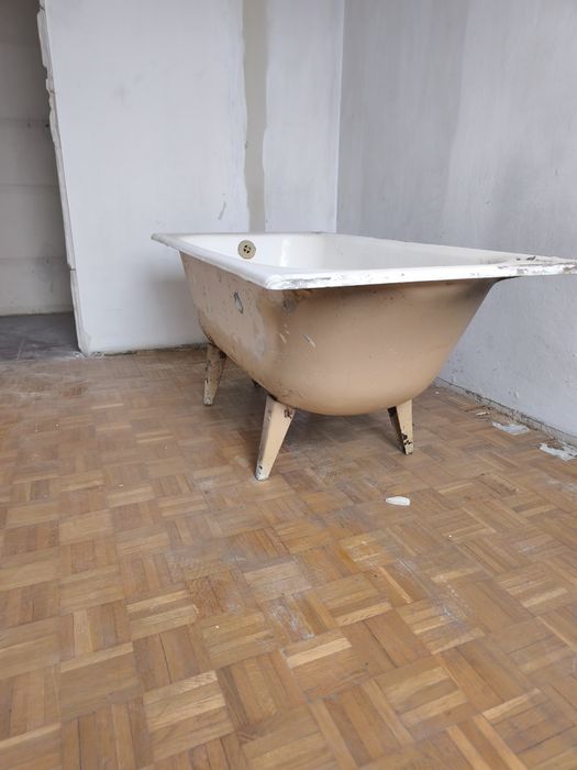 Sprzedam wannę żeliwną