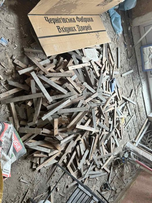 Вывезу бесплатно ненужные доски,дрова,мебель,паркет или другие отходы.