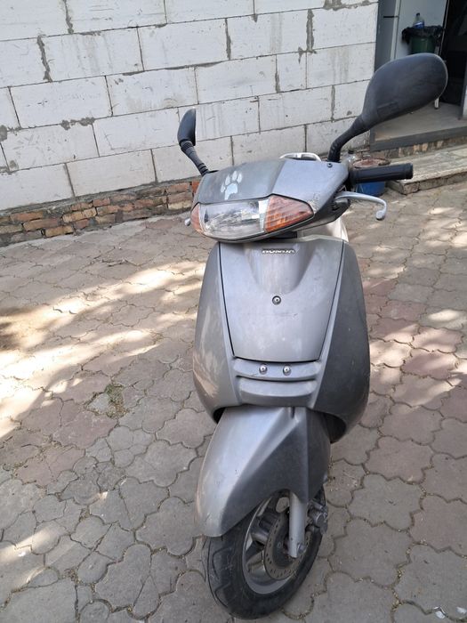 Honda lead 49 кубів