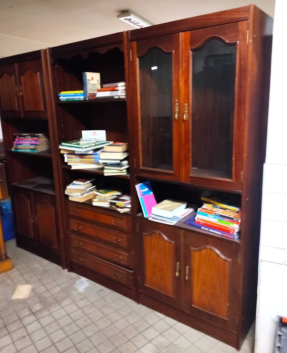 Secretarias/Quartos/sofás/mesas