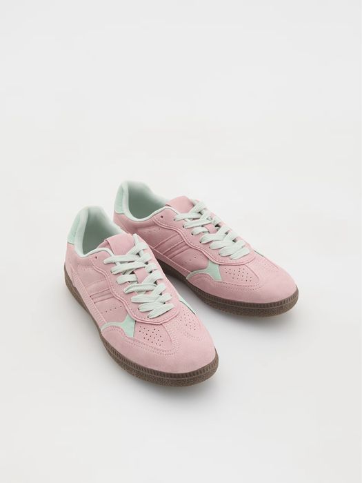 Кеди Reserved з контрастними елементами