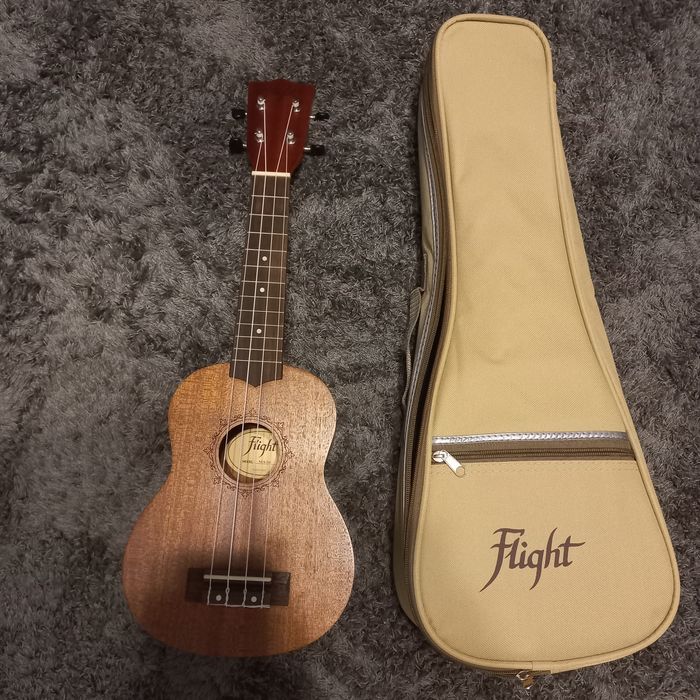 Ukulele sopranowe Flight NUS310 Sapele z pokrowcem (idealne dla począt