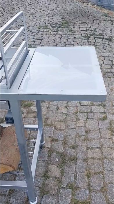Churrasqueira nova com rodas, é desmontável para transportar