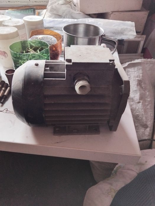 Продам мотор електричний