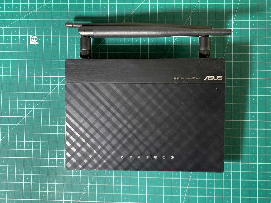 2x Asus Router, Access Point, Range Extender — RT-N12 e RT-AC51U64584486365699121