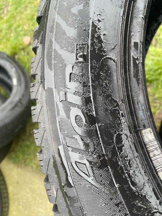 Para opon Michelin 195/60R16