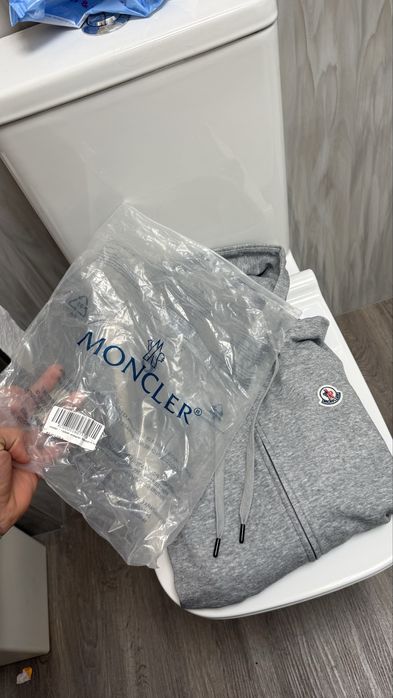 Casaco cinzento mocnler