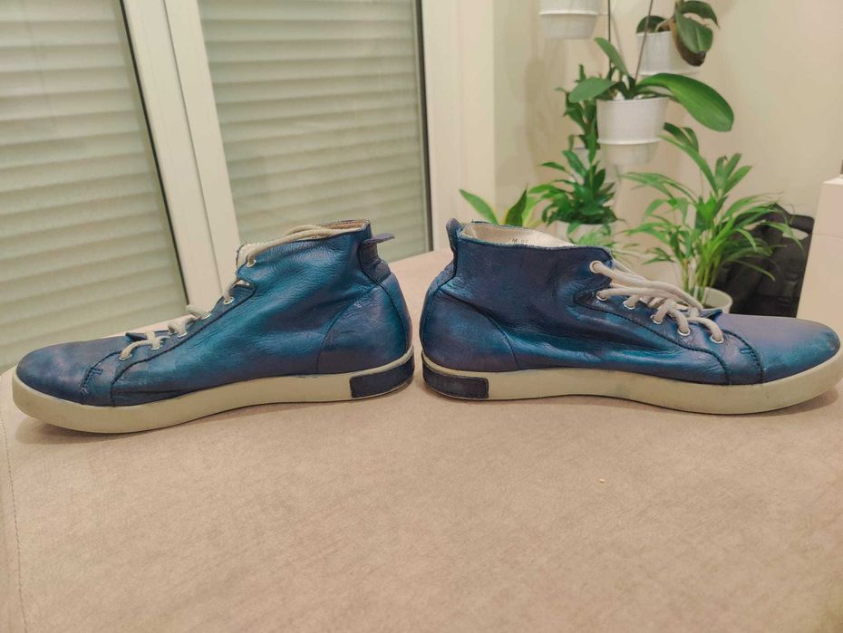 Botas em pele Blackstone tam. 43 em muito bom estado