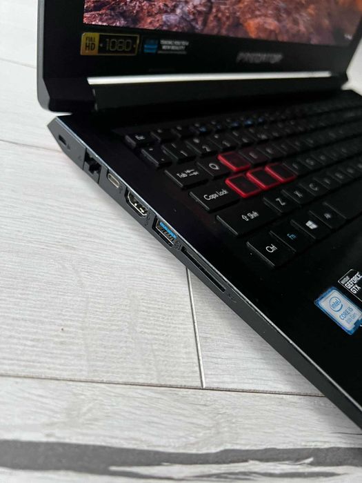 Acer Predator Helios 300 GTX 1050Ti i5 -8300 16GB RAM