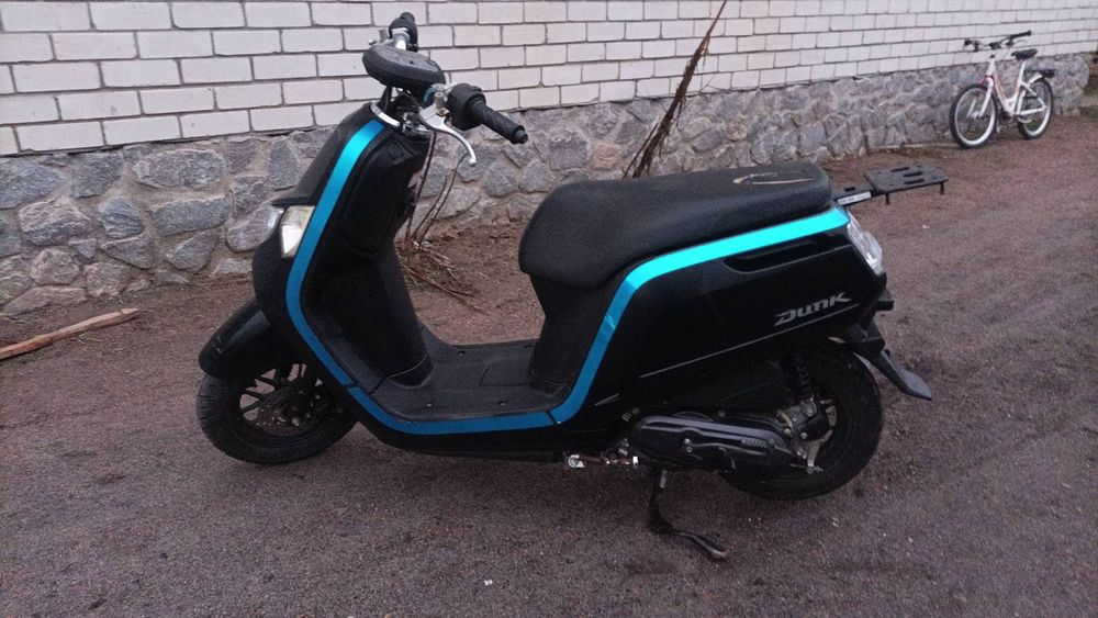 Японський скутер з контейнера Хонда Dunk