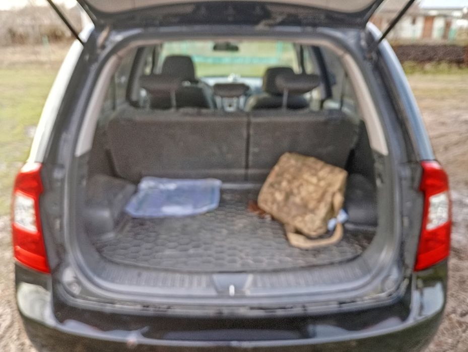 Кіа Каренс 2010р.Омін.