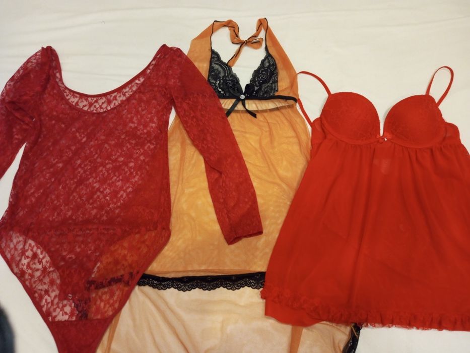 Білизна жіноча купальники 44-48р