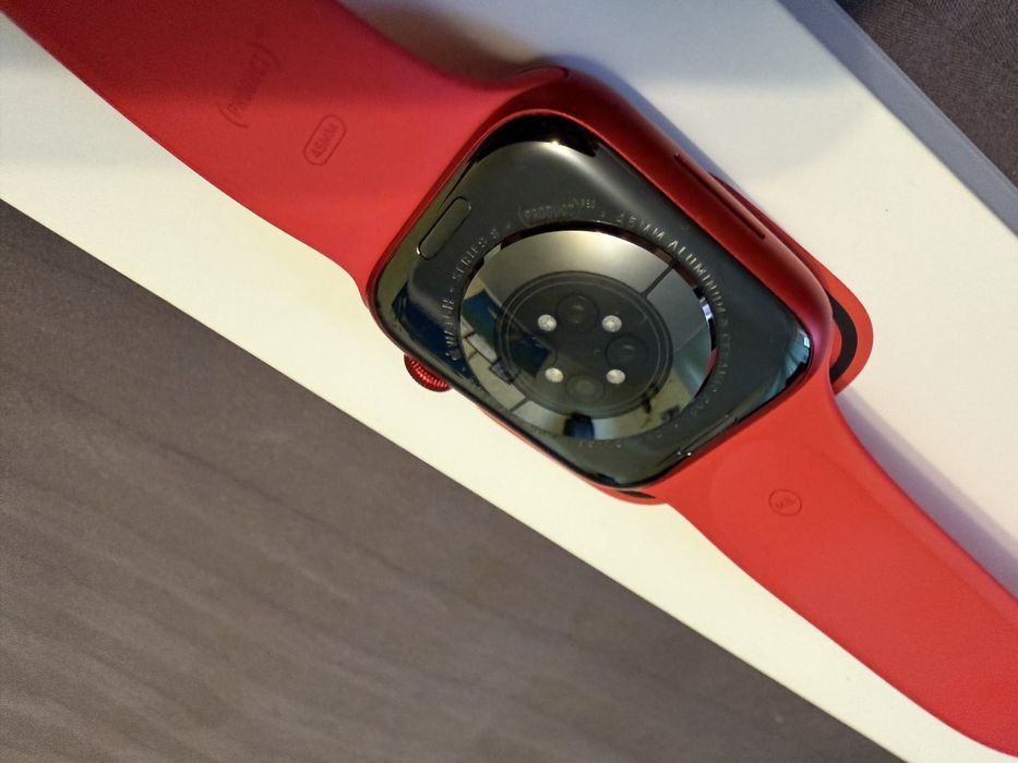 Apple Watch Series 8 GPS 45mm PRODUCT RED Aluminum
