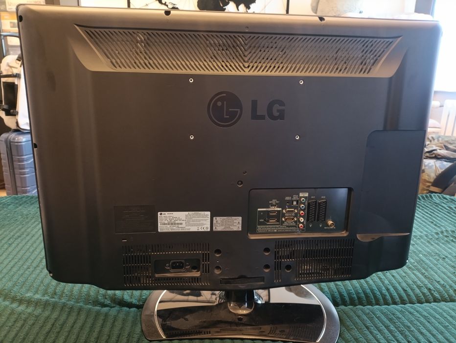 Telewizor LG Full HD [32 cale] + Dekoder DVB-T2 HEVC + Piloty | Komplet!