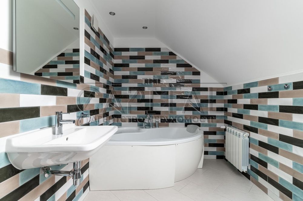 Конча-Заспа Автономний будинок з стильним ремонтом Газ Тепло Генератор