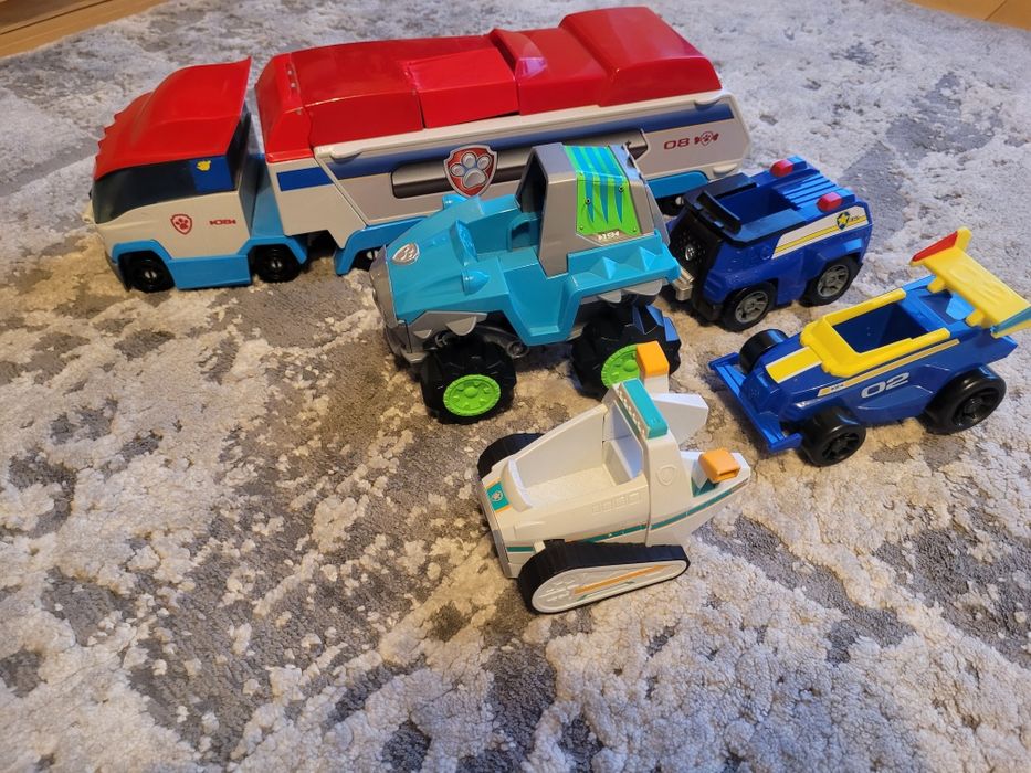 Patrolowiec i zestaw samochodow psi patrol