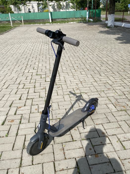 Електросамокат Xiaomi Mi Electric Scooter 3