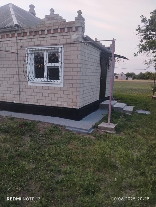 Продам не великий будинок у селі Іванівка