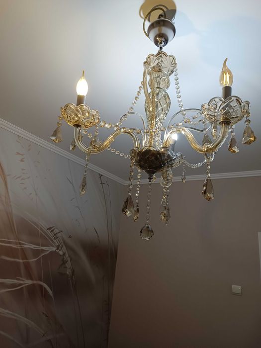 Люстра для вітальні