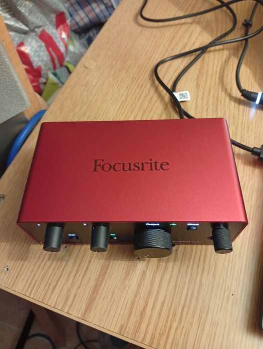 Interface Focusrite 4 geração Solo Nova