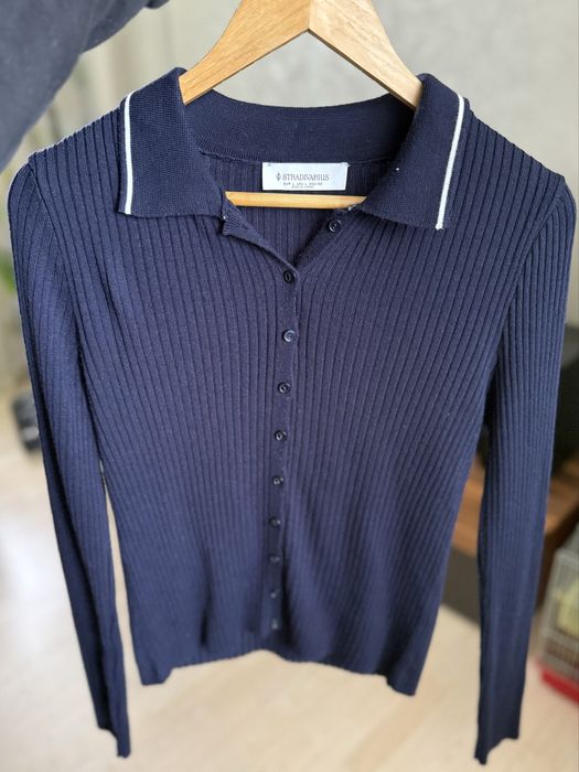 Кофтинка-поло в стилі old money Stradivarius