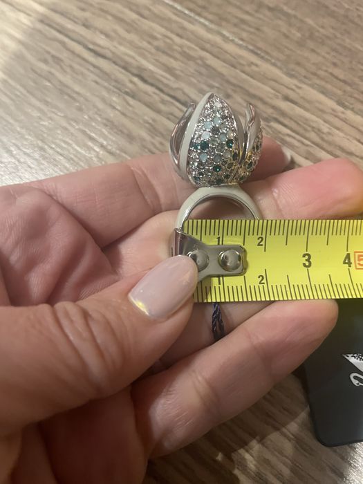 Pierścionek Swarovsky niepowtarzalny unikatowy z metką