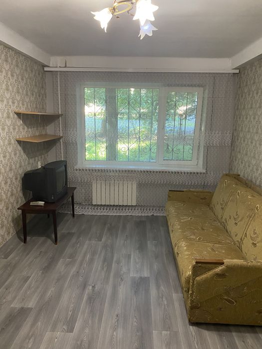 Продам 2-комн. квартиру с раздельными комнатами  район Украины