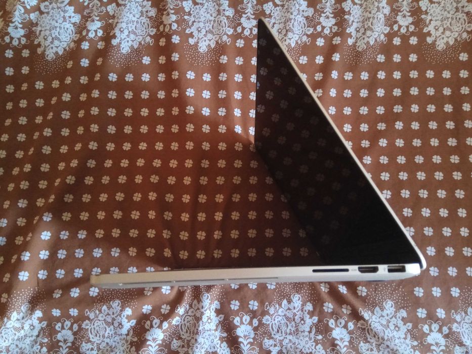 Macbook Pro 15'– Retina 4 ядра/Core i7/ 8Gb/ SSD 256Gb/2 години